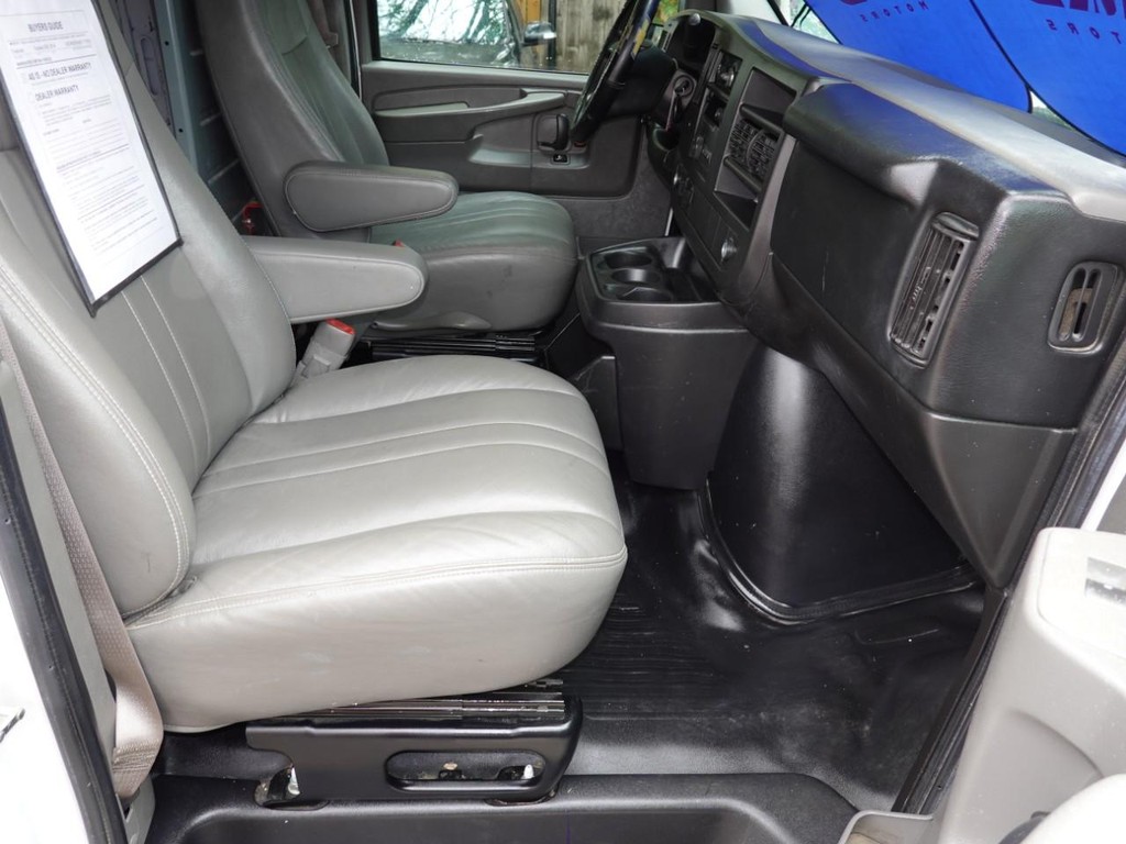 2014 Chevrolet Express Cargo Van 2500 photo 22