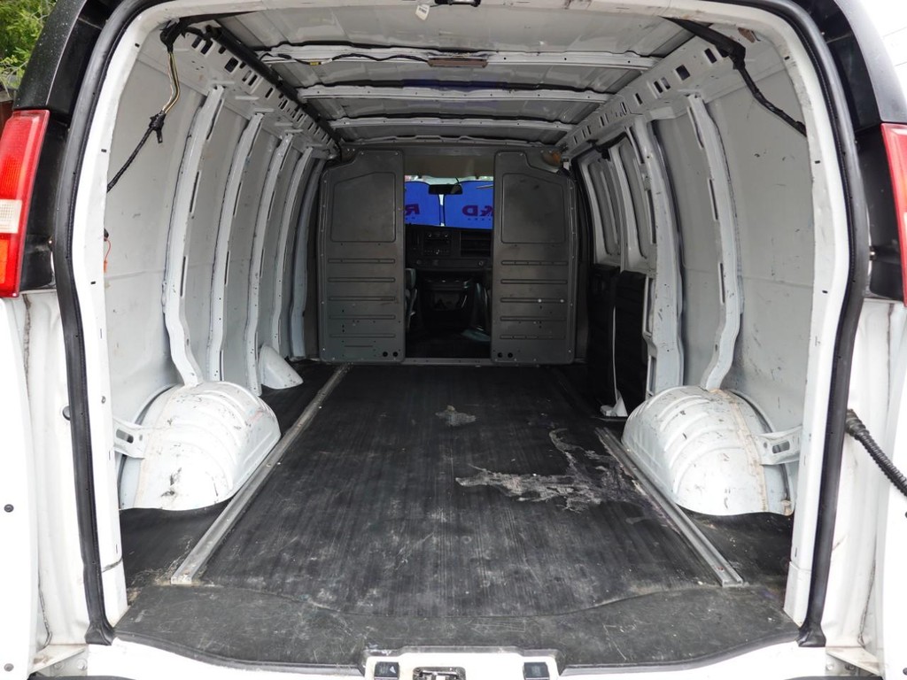 2014 Chevrolet Express Cargo Van 2500 photo 25