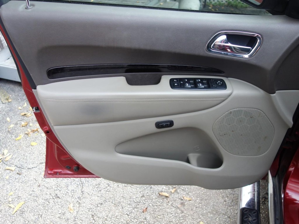 Dodge Durango Vehicle Full-screen Gallery Image 15