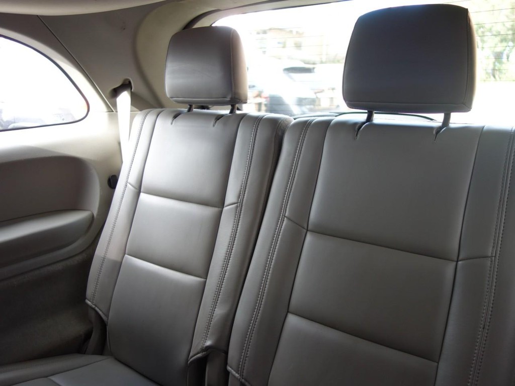 Dodge Durango Vehicle Full-screen Gallery Image 17