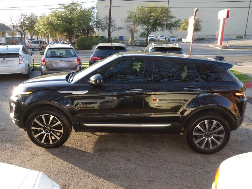 Land Rover Range Rover Evoque Vehicle Full-screen Gallery Image 02