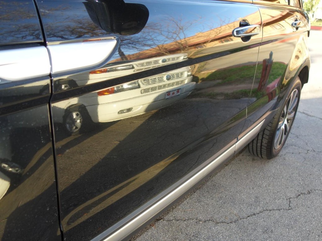 Land Rover Range Rover Evoque Vehicle Full-screen Gallery Image 07