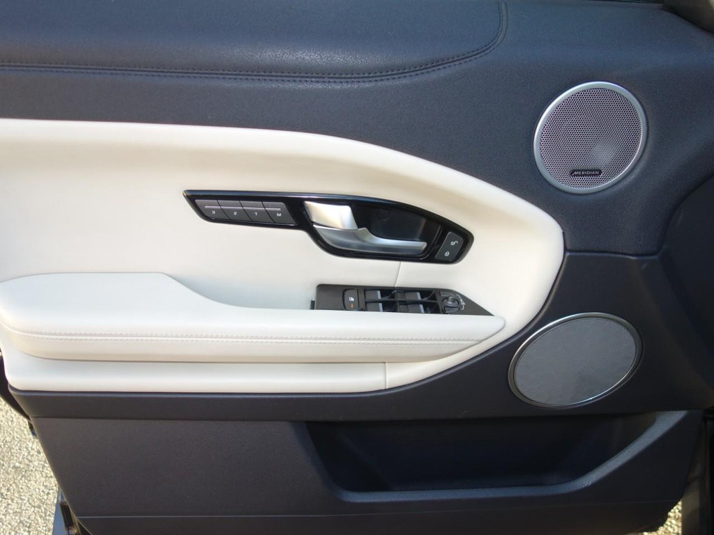 Land Rover Range Rover Evoque Vehicle Full-screen Gallery Image 14