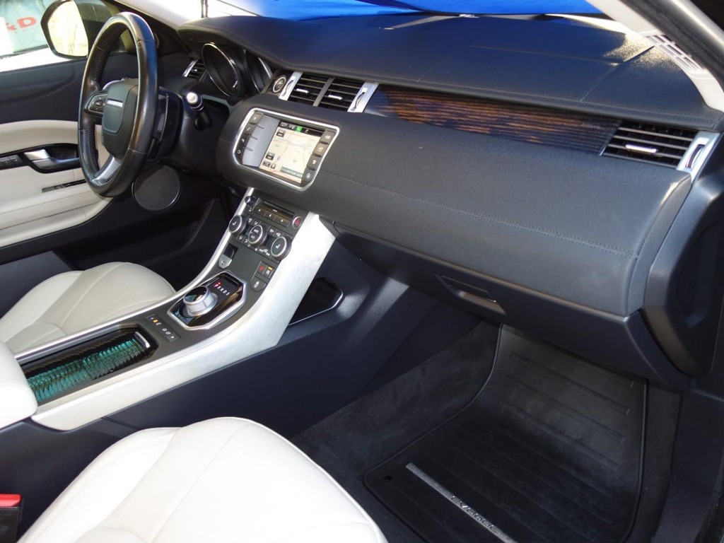 Land Rover Range Rover Evoque Vehicle Full-screen Gallery Image 18