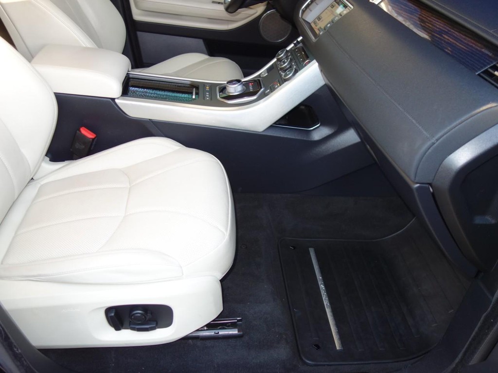 Land Rover Range Rover Evoque Vehicle Full-screen Gallery Image 19