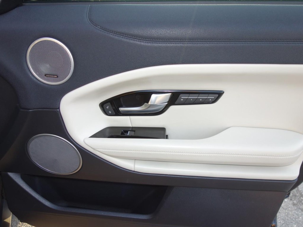 Land Rover Range Rover Evoque Vehicle Full-screen Gallery Image 20