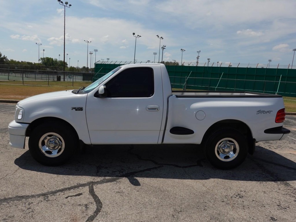 2002 Ford F-150 XL photo 4