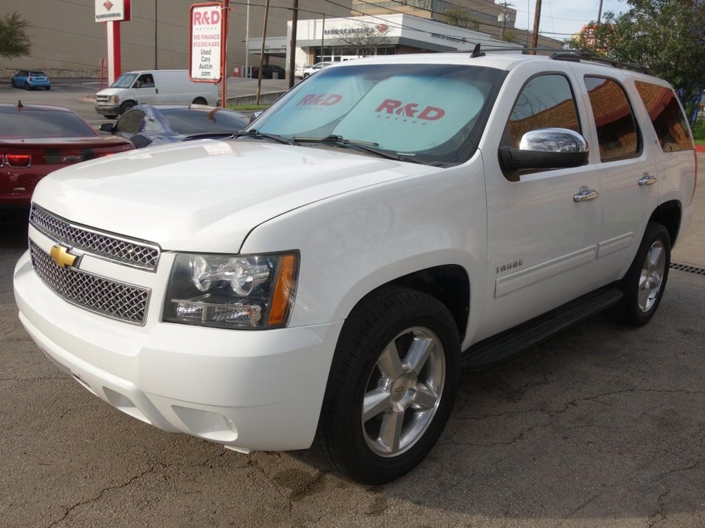 2013 Chevrolet Tahoe LT photo 3