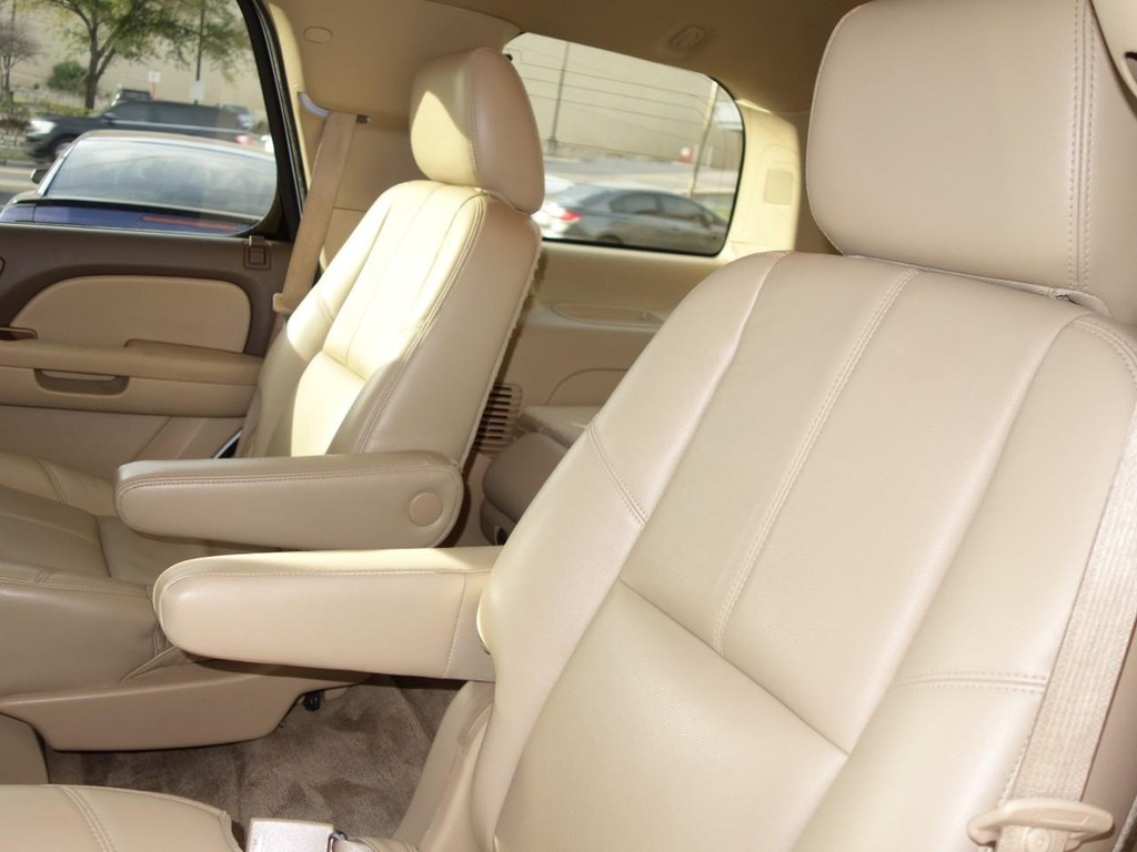 2013 Chevrolet Tahoe LT photo 18
