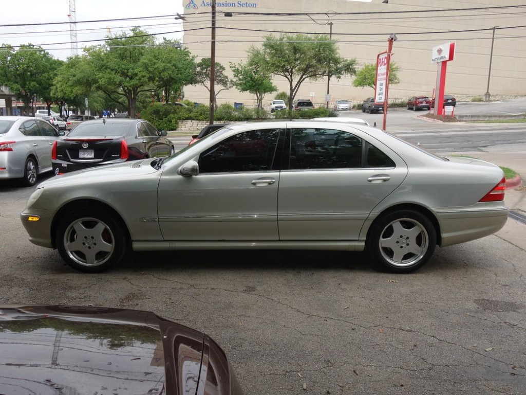 2001 Mercedes-Benz S-Class S600 photo