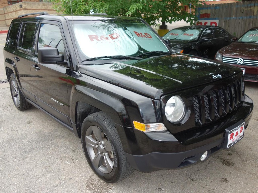 The 2015 Jeep Patriot 2WD High Altitude Edition photos