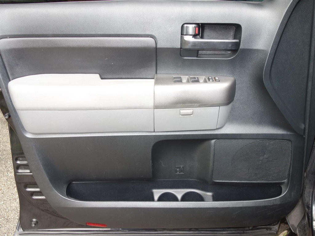2011 Toyota Tundra SR5 photo 17