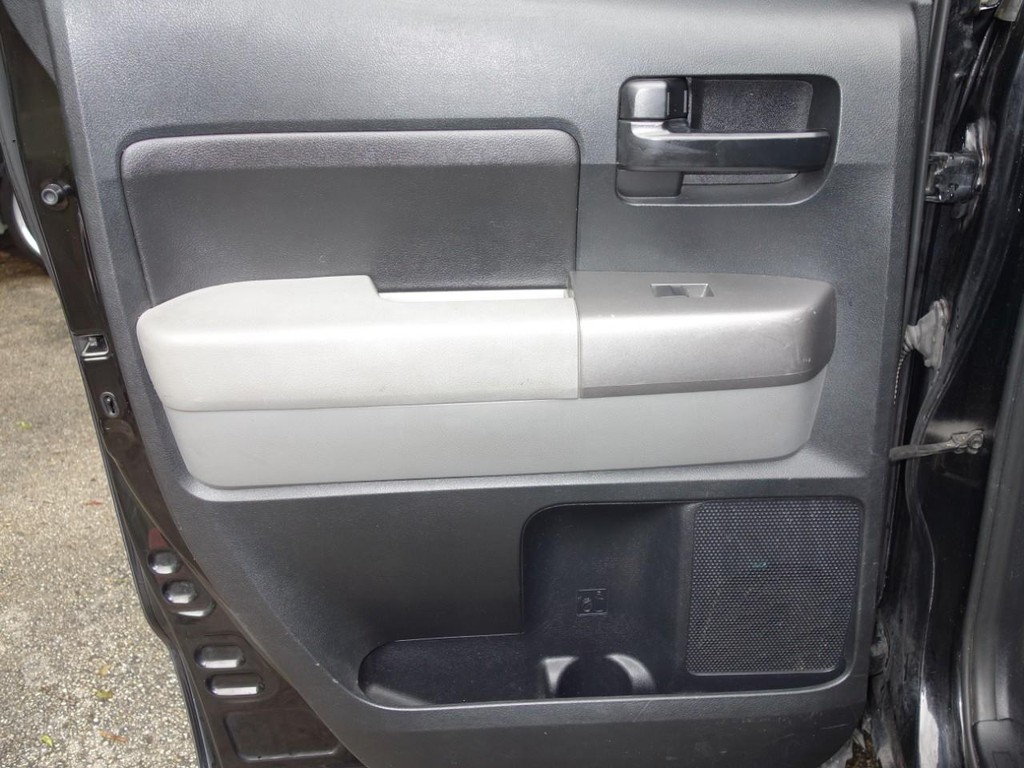 2011 Toyota Tundra SR5 photo 19