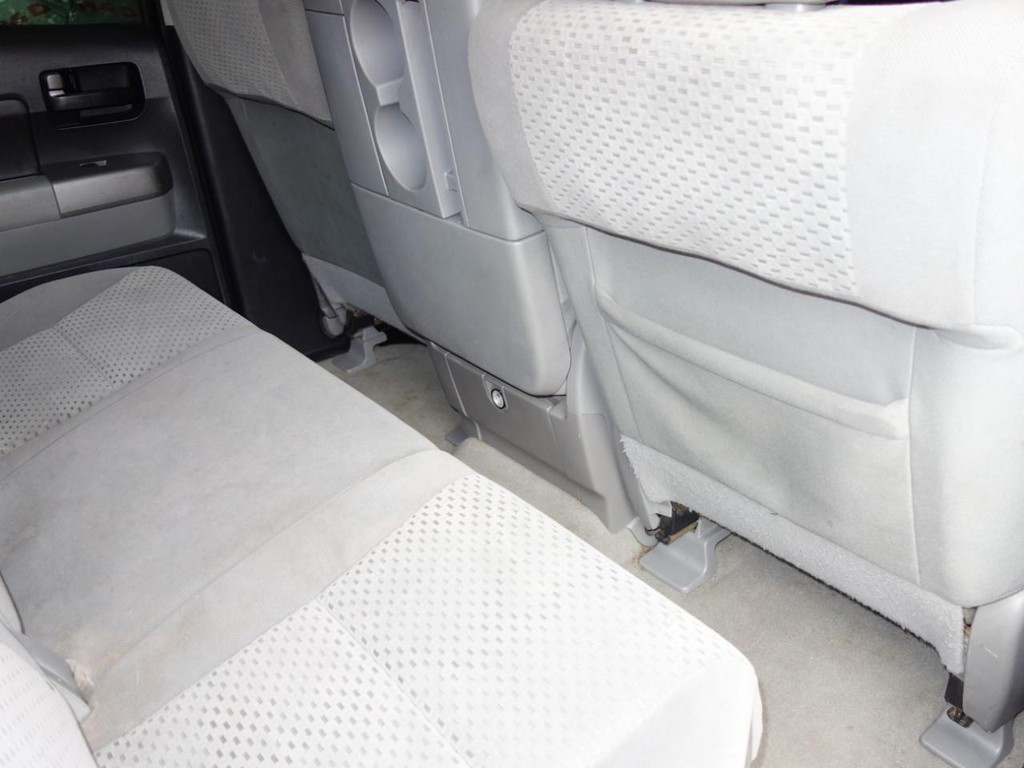 Toyota Tundra 2WD Truck Vehicle Full-screen Gallery Image 23