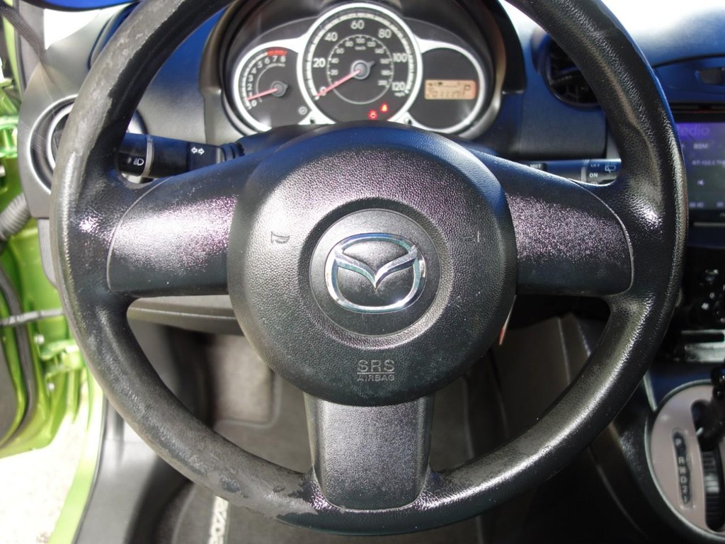 2011 Mazda Mazda2 Touring photo