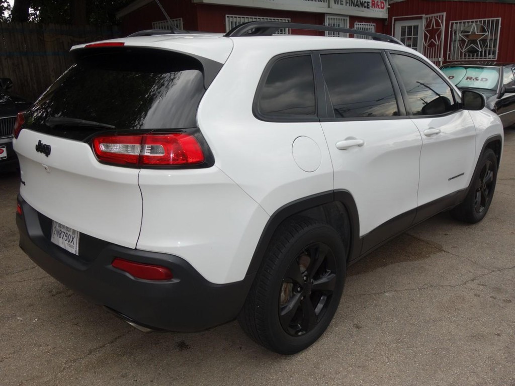 Jeep Cherokee Vehicle Full-screen Gallery Image 06