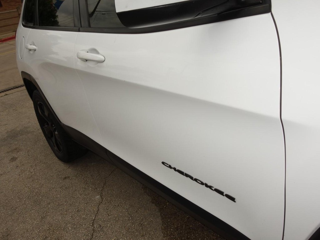 Jeep Cherokee Vehicle Full-screen Gallery Image 10