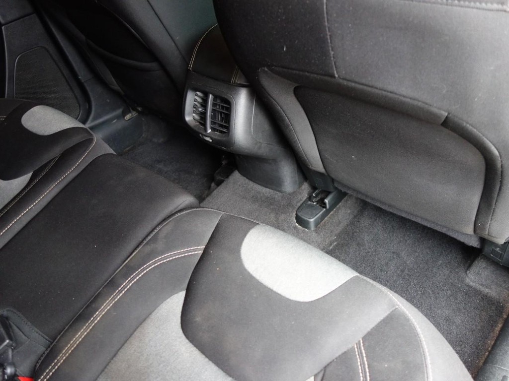 Jeep Cherokee Vehicle Full-screen Gallery Image 20