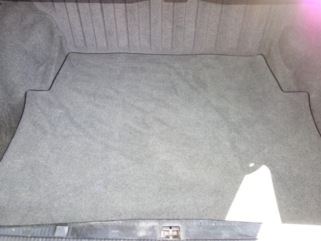 Mercedes-Benz 300 Series Vehicle Full-screen Gallery Image 27