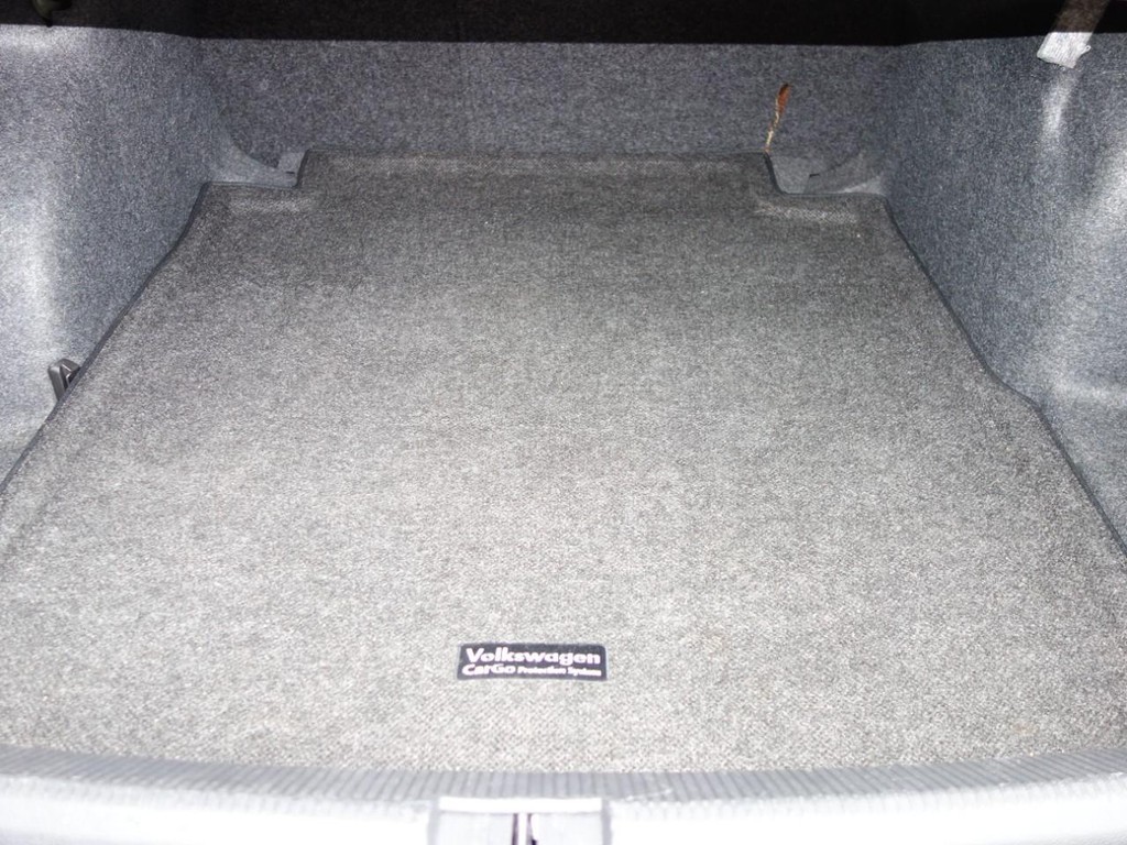Volkswagen Passat Vehicle Full-screen Gallery Image 27