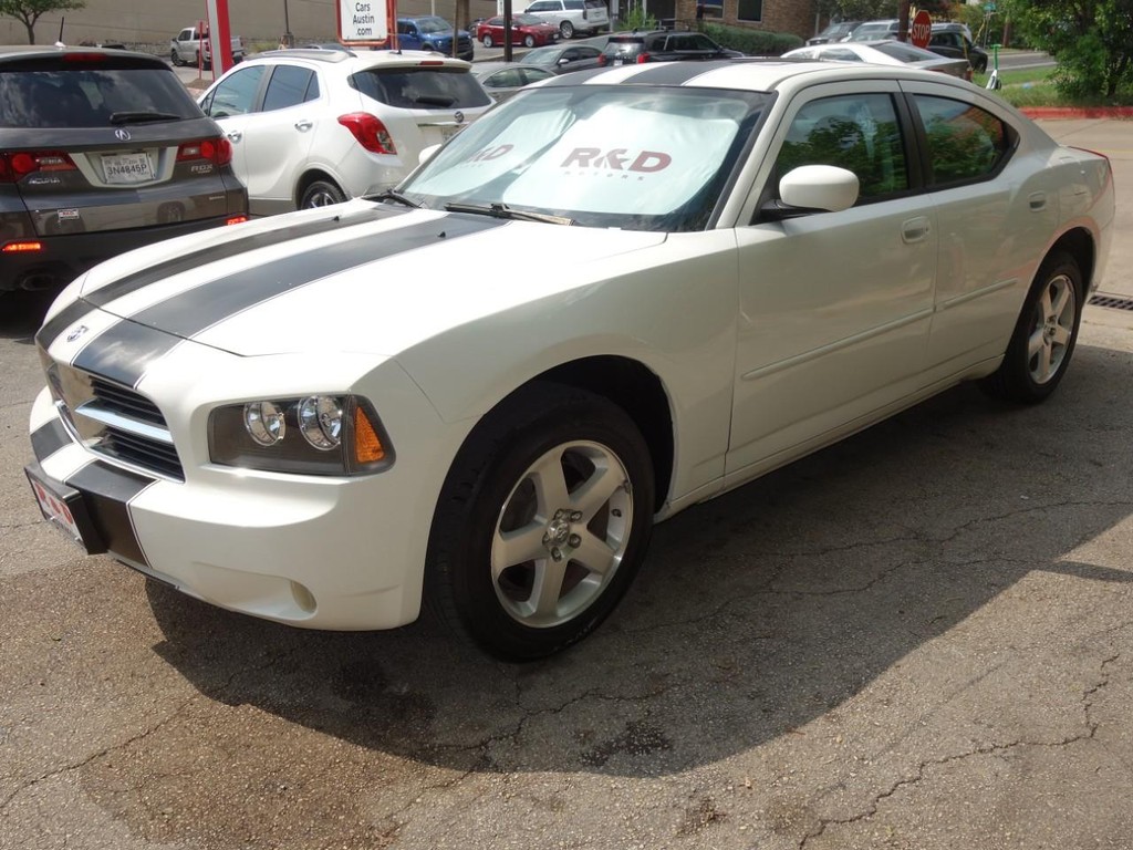 Dodge Charger Vehicle Full-screen Gallery Image 03