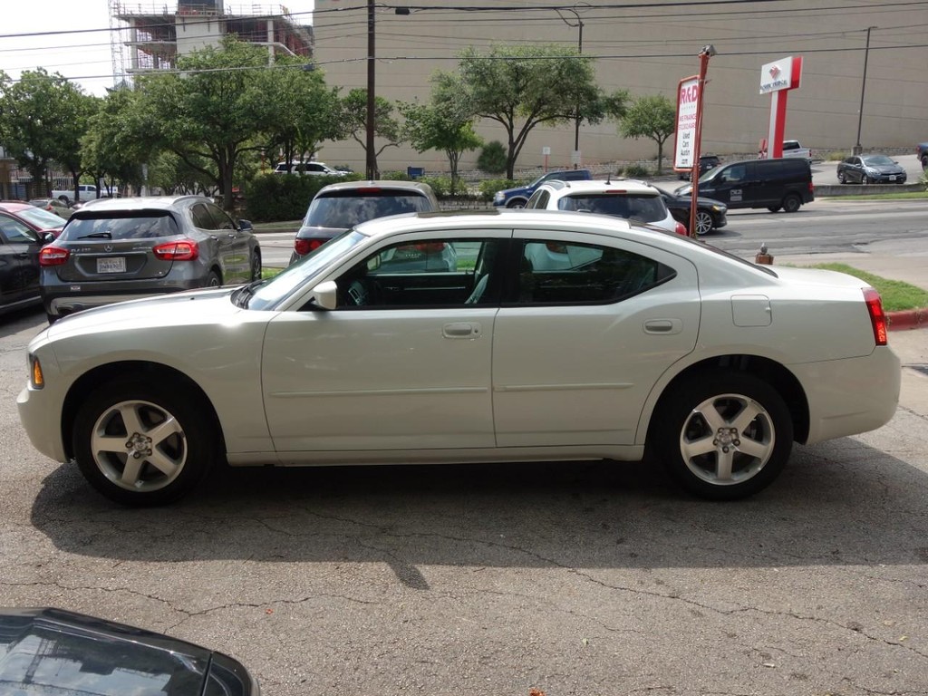 Dodge Charger Vehicle Full-screen Gallery Image 04