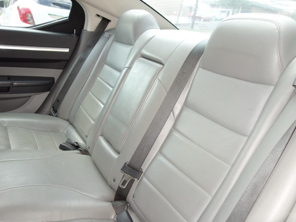 Dodge Charger Vehicle Full-screen Gallery Image 17