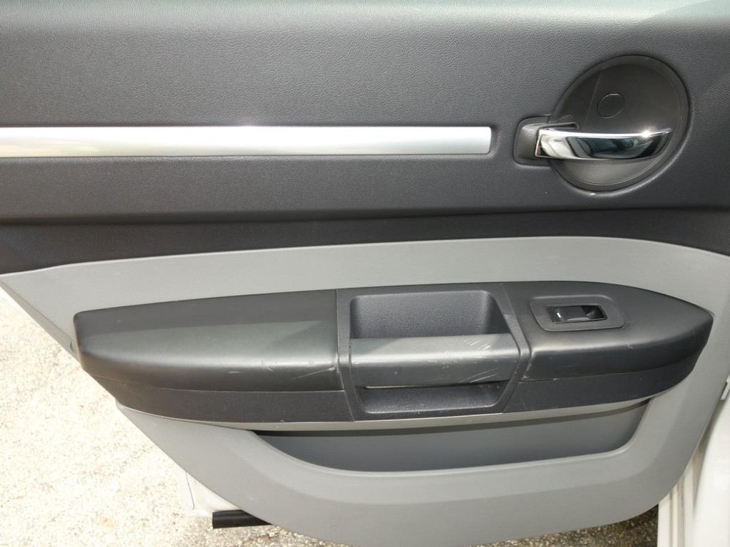 Dodge Charger Vehicle Full-screen Gallery Image 19