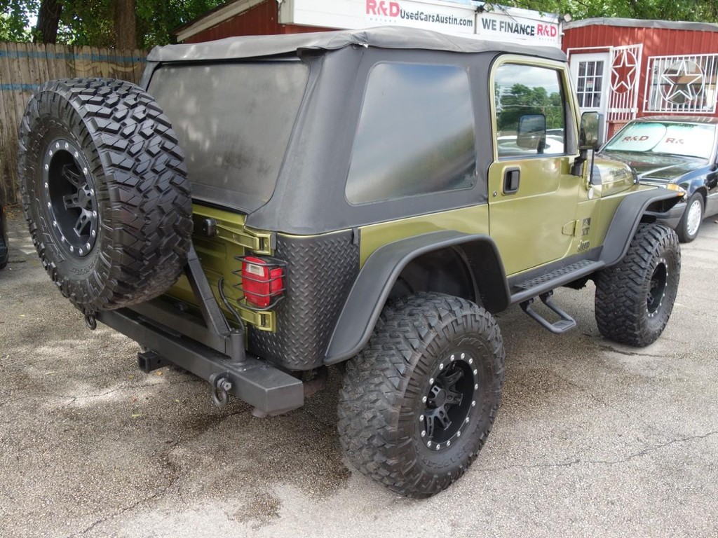 Jeep Wrangler Vehicle Full-screen Gallery Image 06