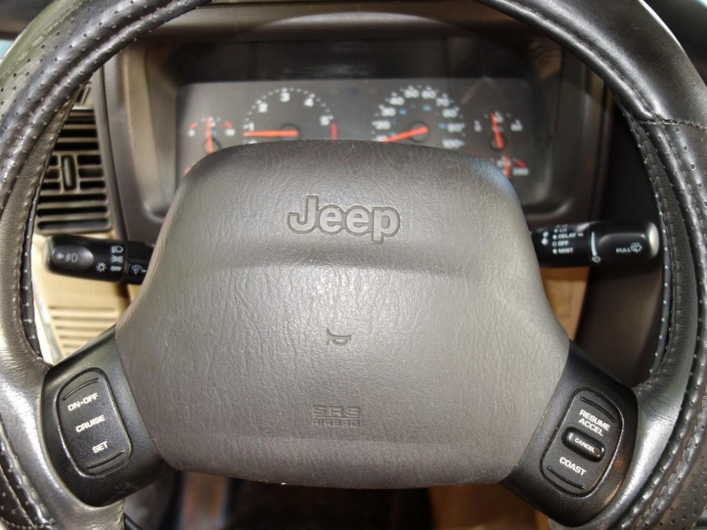 Jeep Wrangler Vehicle Full-screen Gallery Image 11
