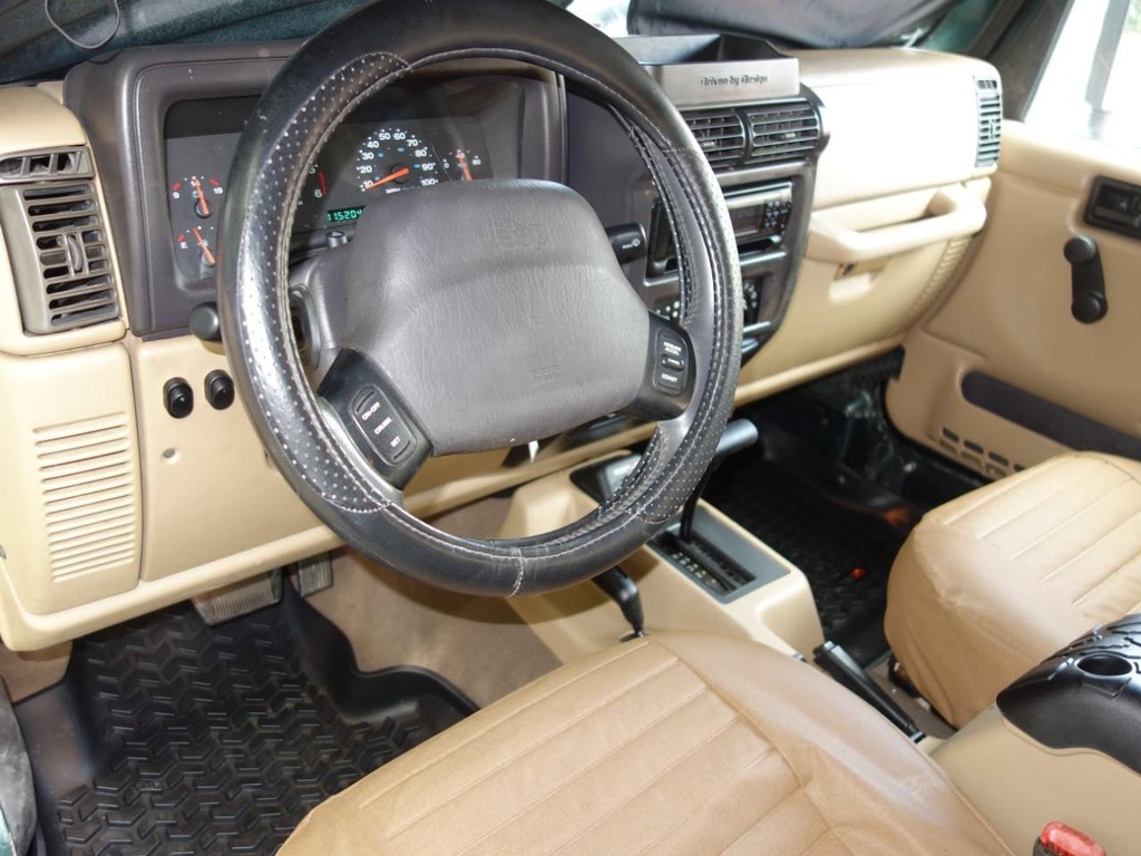 Jeep Wrangler Vehicle Full-screen Gallery Image 14