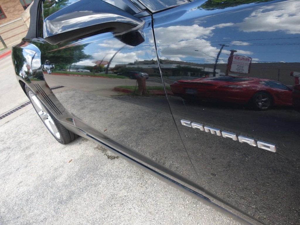 Chevrolet Camaro Vehicle Full-screen Gallery Image 12