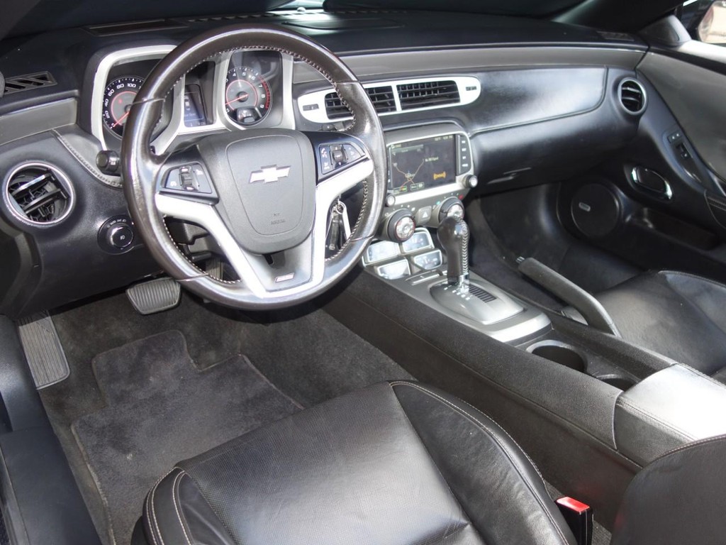 Chevrolet Camaro Vehicle Full-screen Gallery Image 17