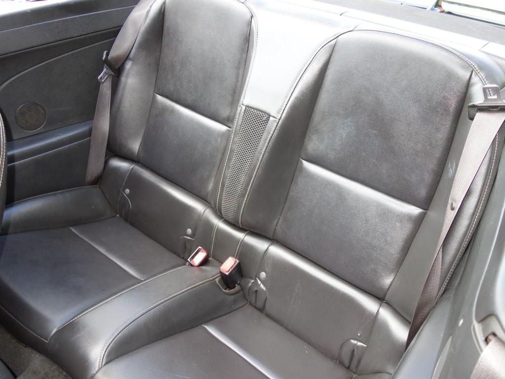 Chevrolet Camaro Vehicle Full-screen Gallery Image 19