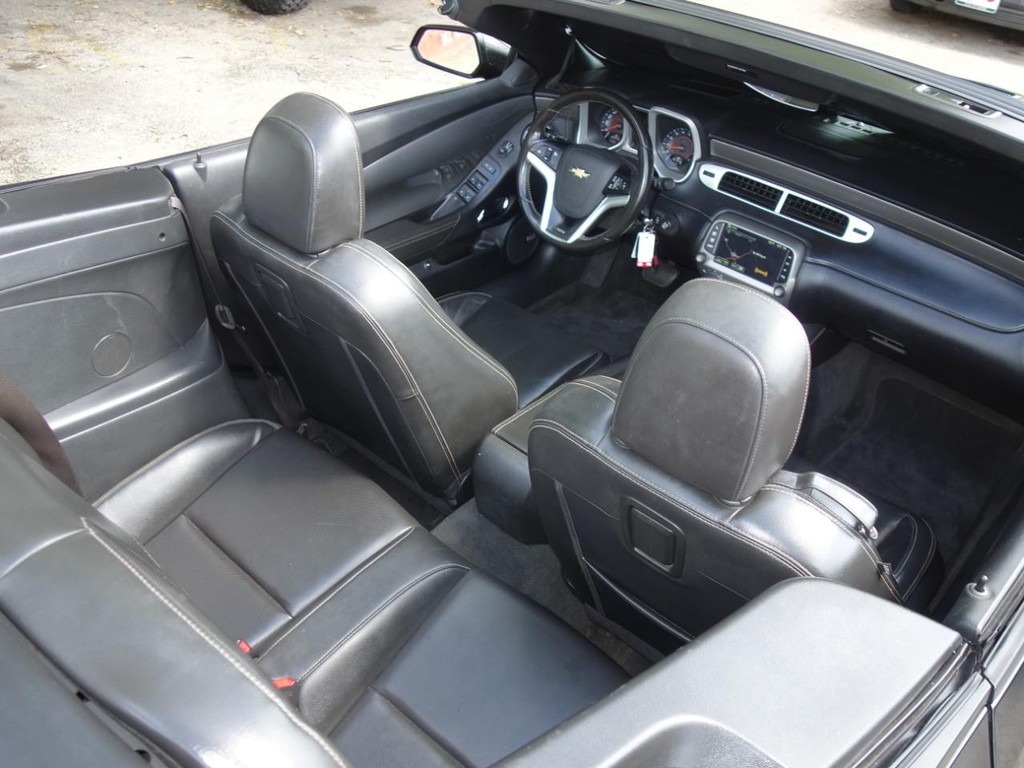 Chevrolet Camaro Vehicle Full-screen Gallery Image 22