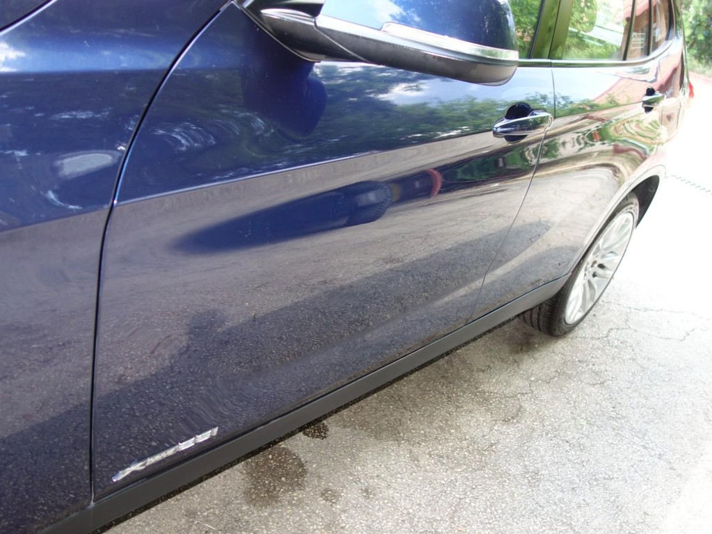 BMW X1 Vehicle Full-screen Gallery Image 10