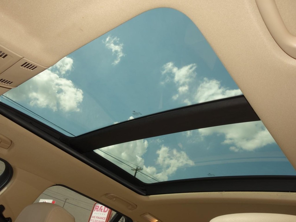 BMW X1 Vehicle Full-screen Gallery Image 15