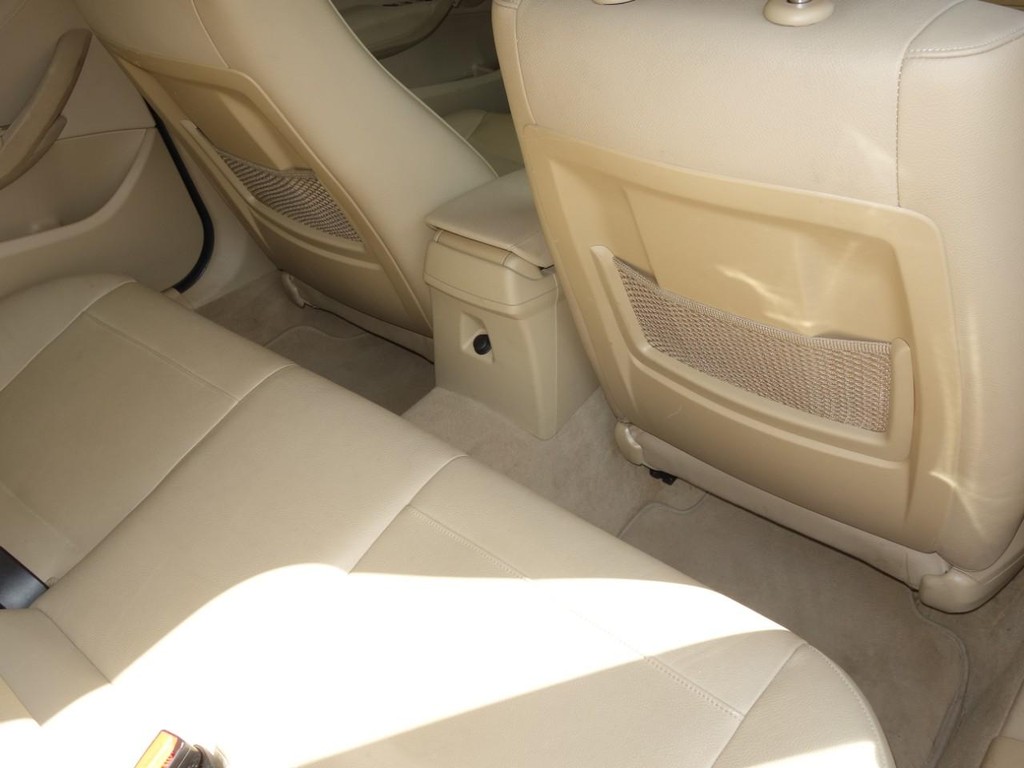 BMW X1 Vehicle Full-screen Gallery Image 24