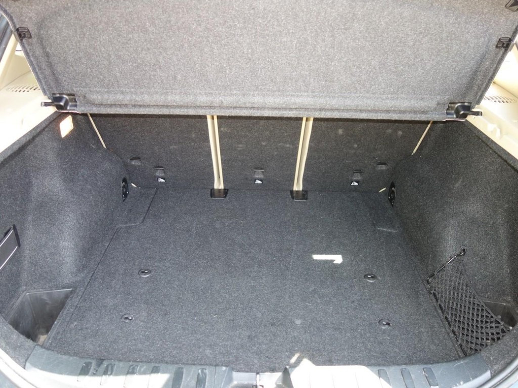 BMW X1 Vehicle Full-screen Gallery Image 26