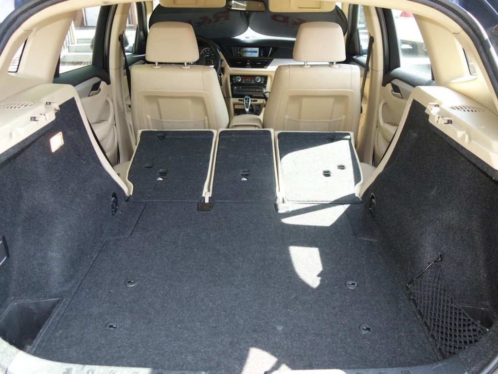 BMW X1 Vehicle Full-screen Gallery Image 27