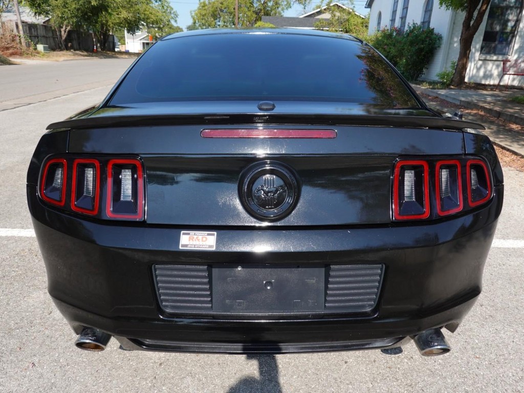 2013 Ford Mustang V6 Premium photo 4