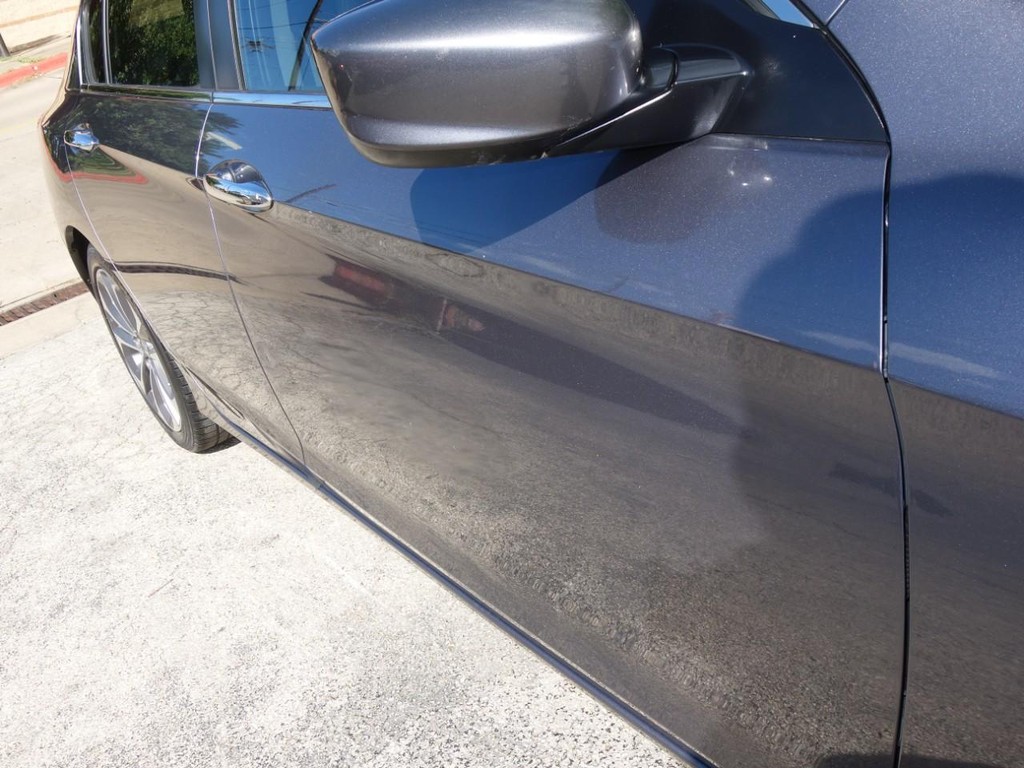 Honda Accord Sedan Vehicle Full-screen Gallery Image 10