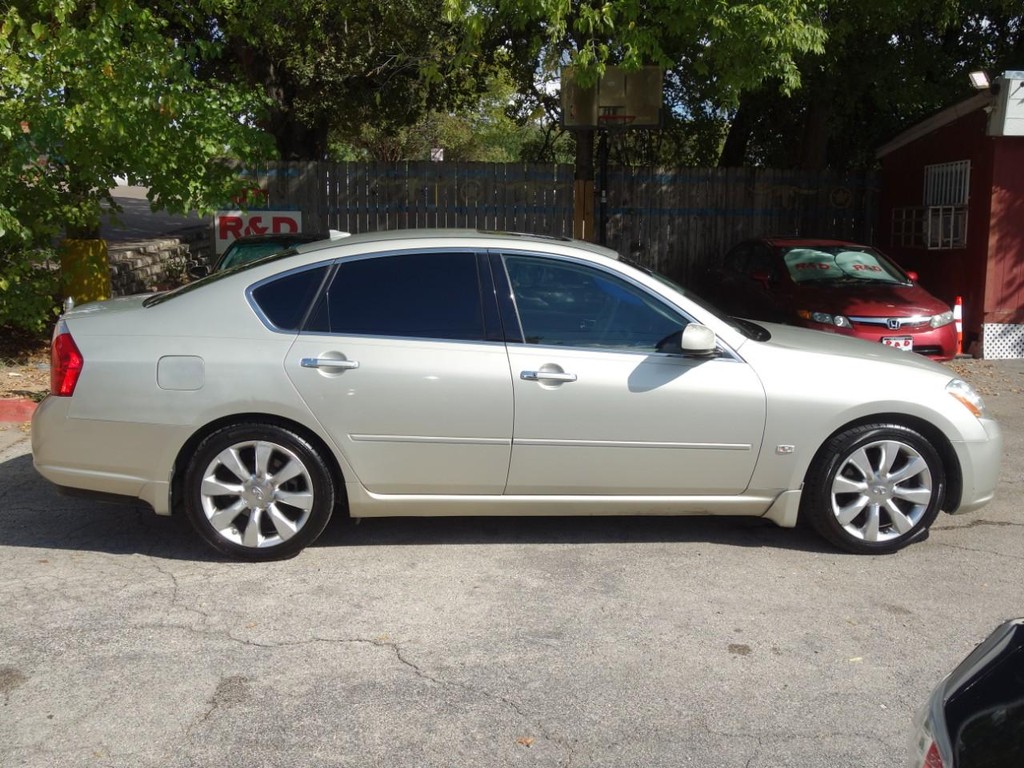 INFINITI M35 Vehicle Full-screen Gallery Image 08