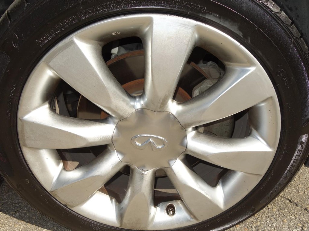 INFINITI M35 Vehicle Full-screen Gallery Image 09