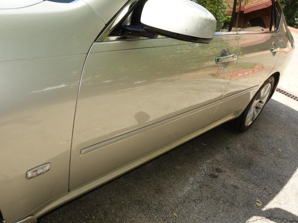 INFINITI M35 Vehicle Full-screen Gallery Image 10