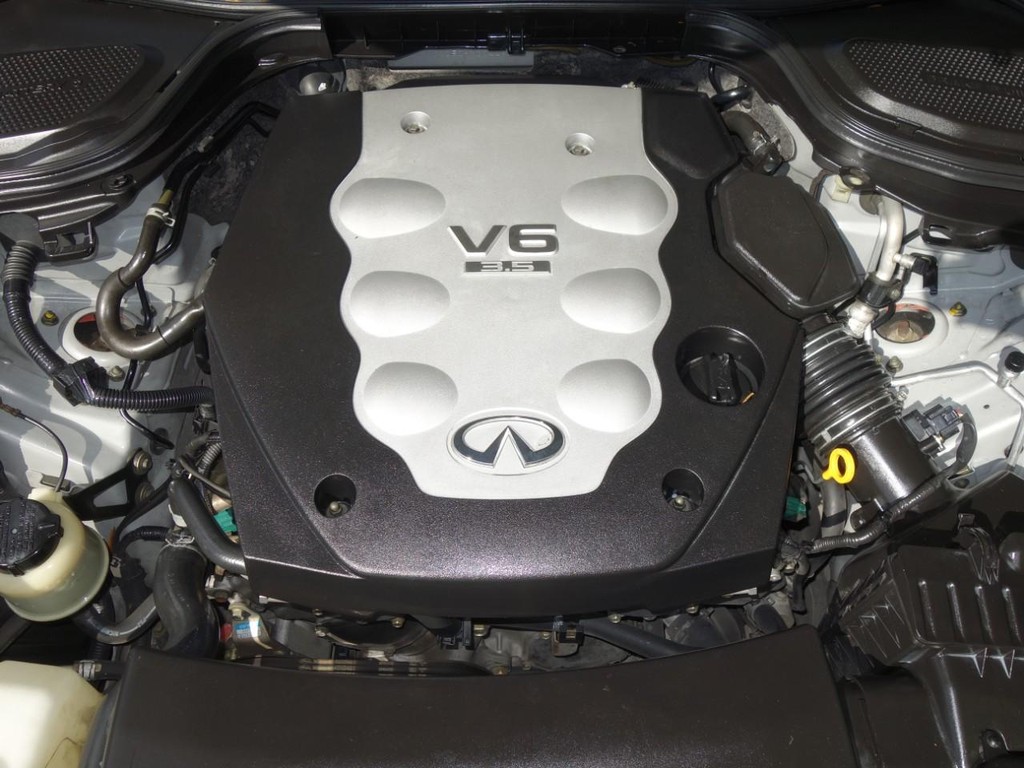 INFINITI M35 Vehicle Full-screen Gallery Image 28