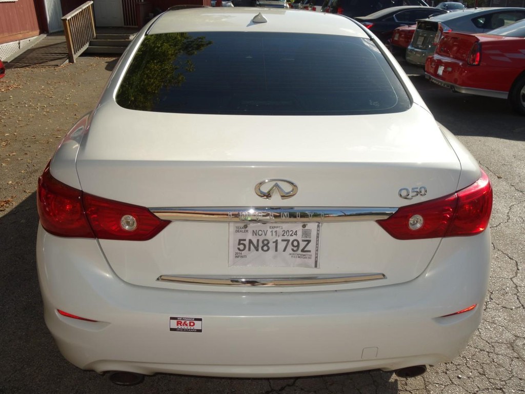 INFINITI Q50 Vehicle Full-screen Gallery Image 06