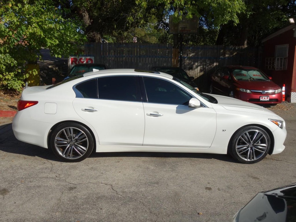 INFINITI Q50 Vehicle Full-screen Gallery Image 08