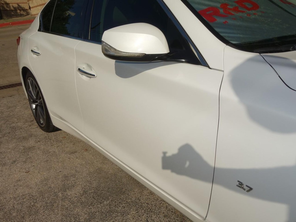 INFINITI Q50 Vehicle Full-screen Gallery Image 11