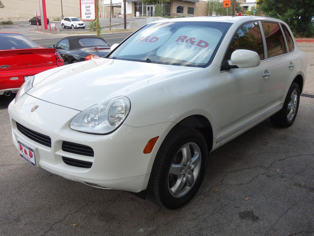 Porsche Cayenne Vehicle Full-screen Gallery Image 03